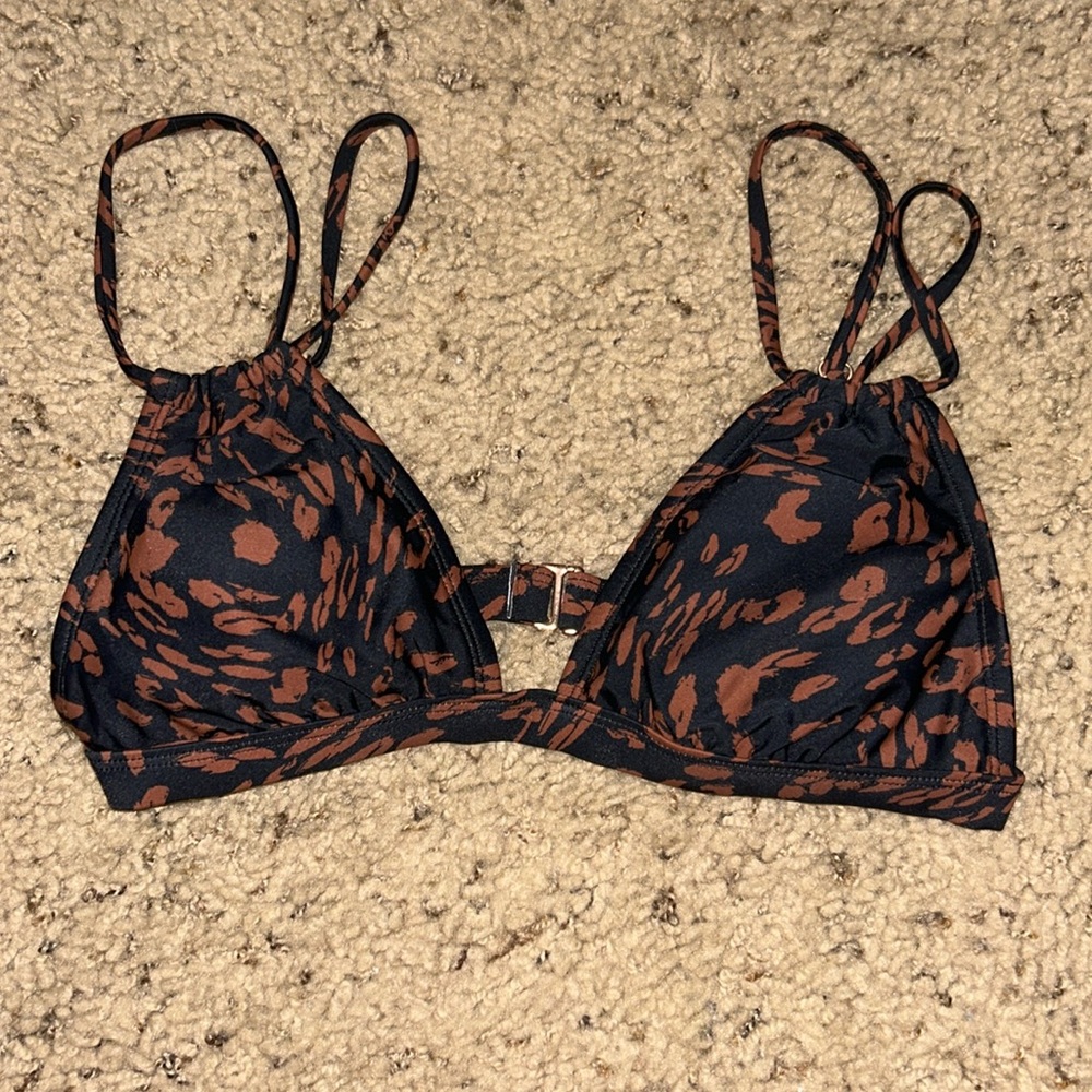Bathing suit top. Size small